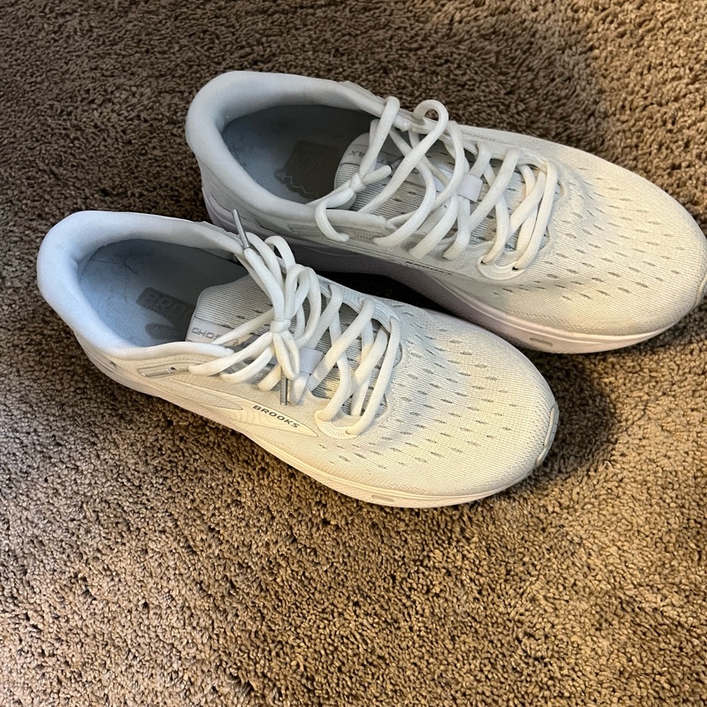 Women’s brooks athletic shoes size 8.5